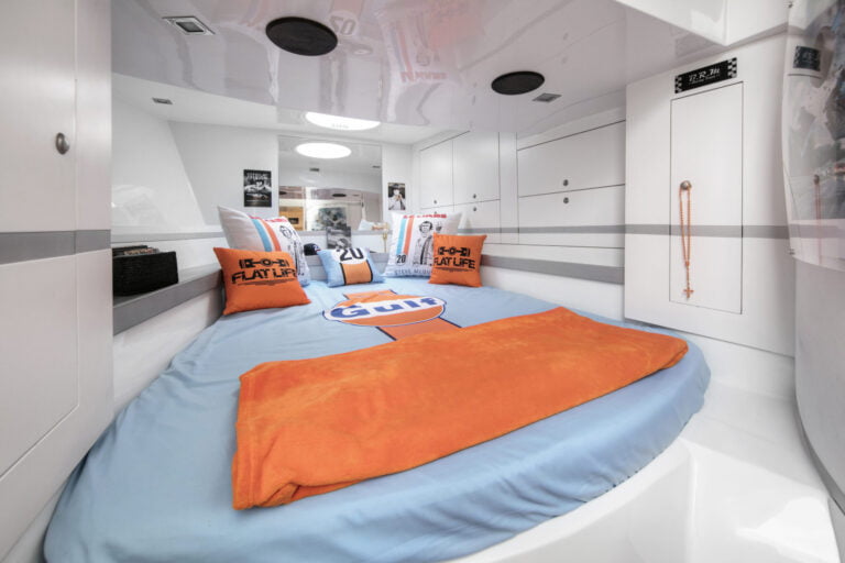 Gulf cabin bed